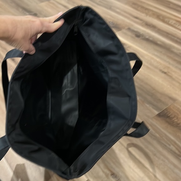 Like new Walt Disney World bag - Picture 3 of 9